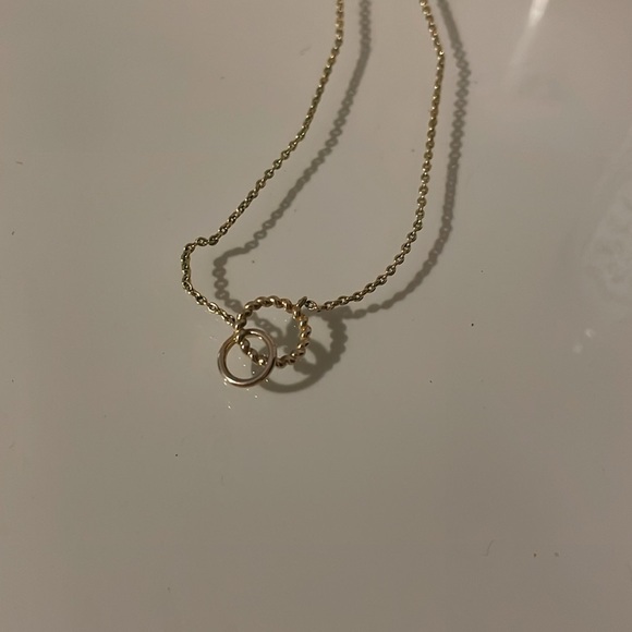 Gorjana gold interlocking ring necklace with adjustable clasp, great condition! - Picture 2 of 3